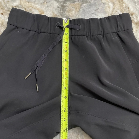 Lululemon On the Fly 7/8 Black Woven Pants Size 4 Office Casual Travel 27" - Picture 8 of 16